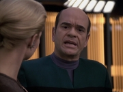 extant_StarTrek_VOY_6x24-LifeLine_00902.jpg