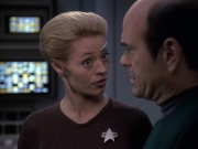 extant_StarTrek_VOY_6x24-LifeLine_00905.jpg