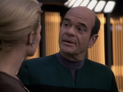extant_StarTrek_VOY_6x24-LifeLine_00909.jpg