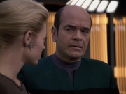 extant_StarTrek_VOY_6x24-LifeLine_00916.jpg
