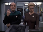 extant_StarTrek_VOY_6x24-LifeLine_00929.jpg