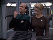 extant_StarTrek_VOY_6x24-LifeLine_00932.jpg