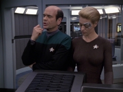 extant_StarTrek_VOY_6x24-LifeLine_00933.jpg