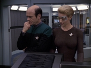 extant_StarTrek_VOY_6x24-LifeLine_00934.jpg
