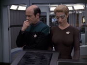 extant_StarTrek_VOY_6x24-LifeLine_00935.jpg