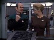 extant_StarTrek_VOY_6x24-LifeLine_00942.jpg