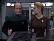 extant_StarTrek_VOY_6x24-LifeLine_00946.jpg