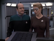 extant_StarTrek_VOY_6x24-LifeLine_00947.jpg