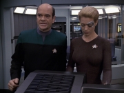 extant_StarTrek_VOY_6x24-LifeLine_00955.jpg