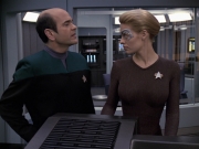 extant_StarTrek_VOY_6x24-LifeLine_00961.jpg