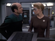 extant_StarTrek_VOY_6x24-LifeLine_00962.jpg
