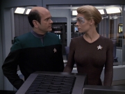 Filename=extant_StarTrek_VOY_6x24-LifeLine_00964.jpg
Filesize=179KiB
Dimensions=1200x900
Date added=Jan 03, 2020 extant_StarTrek_VOY_6x24-LifeLine_00964.jpg