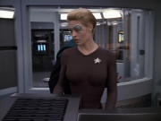 extant_StarTrek_VOY_6x24-LifeLine_00966.jpg