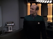 extant_StarTrek_VOY_6x24-LifeLine_00969.jpg