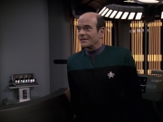 extant_StarTrek_VOY_6x24-LifeLine_00970.jpg