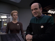 extant_StarTrek_VOY_6x24-LifeLine_00974.jpg