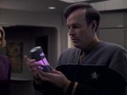 Filename=extant_StarTrek_VOY_6x24-LifeLine_01058.jpg
Filesize=141KiB
Dimensions=1200x900
Date added=Jan 03, 2020 extant_StarTrek_VOY_6x24-LifeLine_01058.jpg