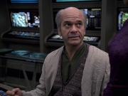 extant_StarTrek_VOY_6x24-LifeLine_01103.jpg