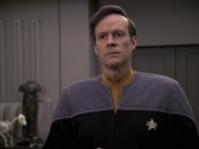 extant_StarTrek_VOY_6x24-LifeLine_01195.jpg
