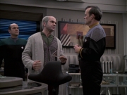 Filename=extant_StarTrek_VOY_6x24-LifeLine_01238.jpg
Filesize=186KiB
Dimensions=1200x900
Date added=Jan 03, 2020 extant_StarTrek_VOY_6x24-LifeLine_01238.jpg