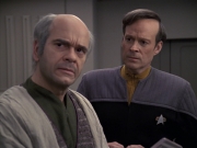 extant_StarTrek_VOY_6x24-LifeLine_01262.jpg