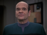 extant_StarTrek_VOY_6x24-LifeLine_01266.jpg