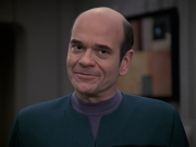 extant_StarTrek_VOY_6x24-LifeLine_01267.jpg