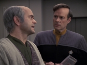 extant_StarTrek_VOY_6x24-LifeLine_01273.jpg