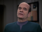 extant_StarTrek_VOY_6x24-LifeLine_01278.jpg