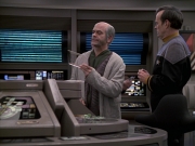 extant_StarTrek_VOY_6x24-LifeLine_01287.jpg