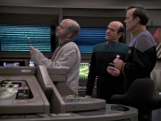 extant_StarTrek_VOY_6x24-LifeLine_01292.jpg