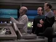 extant_StarTrek_VOY_6x24-LifeLine_01295.jpg