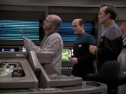 extant_StarTrek_VOY_6x24-LifeLine_01296.jpg