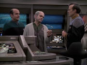 extant_StarTrek_VOY_6x24-LifeLine_01299.jpg