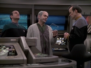 extant_StarTrek_VOY_6x24-LifeLine_01303.jpg