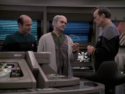 extant_StarTrek_VOY_6x24-LifeLine_01307.jpg