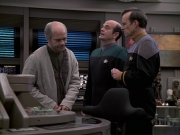 extant_StarTrek_VOY_6x24-LifeLine_01319.jpg