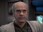 extant_StarTrek_VOY_6x24-LifeLine_01322.jpg