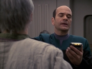 extant_StarTrek_VOY_6x24-LifeLine_01332.jpg