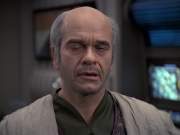 extant_StarTrek_VOY_6x24-LifeLine_01341.jpg