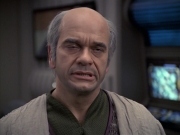 extant_StarTrek_VOY_6x24-LifeLine_01343.jpg