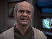 extant_StarTrek_VOY_6x24-LifeLine_01351.jpg