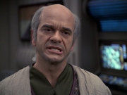 extant_StarTrek_VOY_6x24-LifeLine_01358.jpg