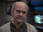 extant_StarTrek_VOY_6x24-LifeLine_01360.jpg