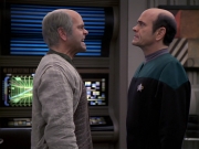 Filename=extant_StarTrek_VOY_6x24-LifeLine_01435.jpg
Filesize=189KiB
Dimensions=1200x900
Date added=Jan 03, 2020 extant_StarTrek_VOY_6x24-LifeLine_01435.jpg
