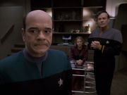 extant_StarTrek_VOY_6x24-LifeLine_01460.jpg