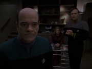 extant_StarTrek_VOY_6x24-LifeLine_01461.jpg