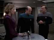 Filename=extant_StarTrek_VOY_6x24-LifeLine_01528.jpg
Filesize=162KiB
Dimensions=1200x900
Date added=Jan 03, 2020 extant_StarTrek_VOY_6x24-LifeLine_01528.jpg