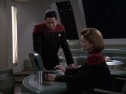 Filename=extant_StarTrek_VOY_6x24-LifeLine_01711.jpg
Filesize=165KiB
Dimensions=1200x900
Date added=Jan 03, 2020 extant_StarTrek_VOY_6x24-LifeLine_01711.jpg