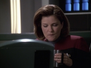 Filename=extant_StarTrek_VOY_6x24-LifeLine_01730.jpg
Filesize=135KiB
Dimensions=1200x900
Date added=Jan 03, 2020 extant_StarTrek_VOY_6x24-LifeLine_01730.jpg